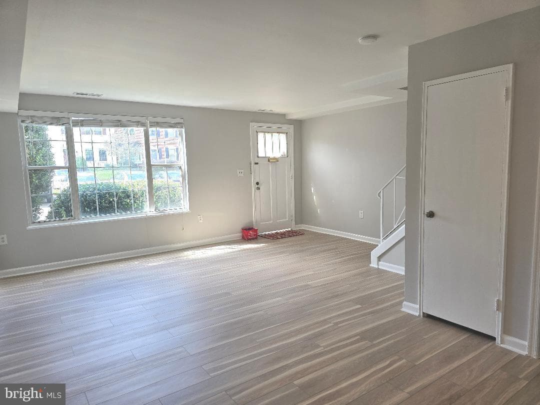 3759 Jason Avenue photo 8