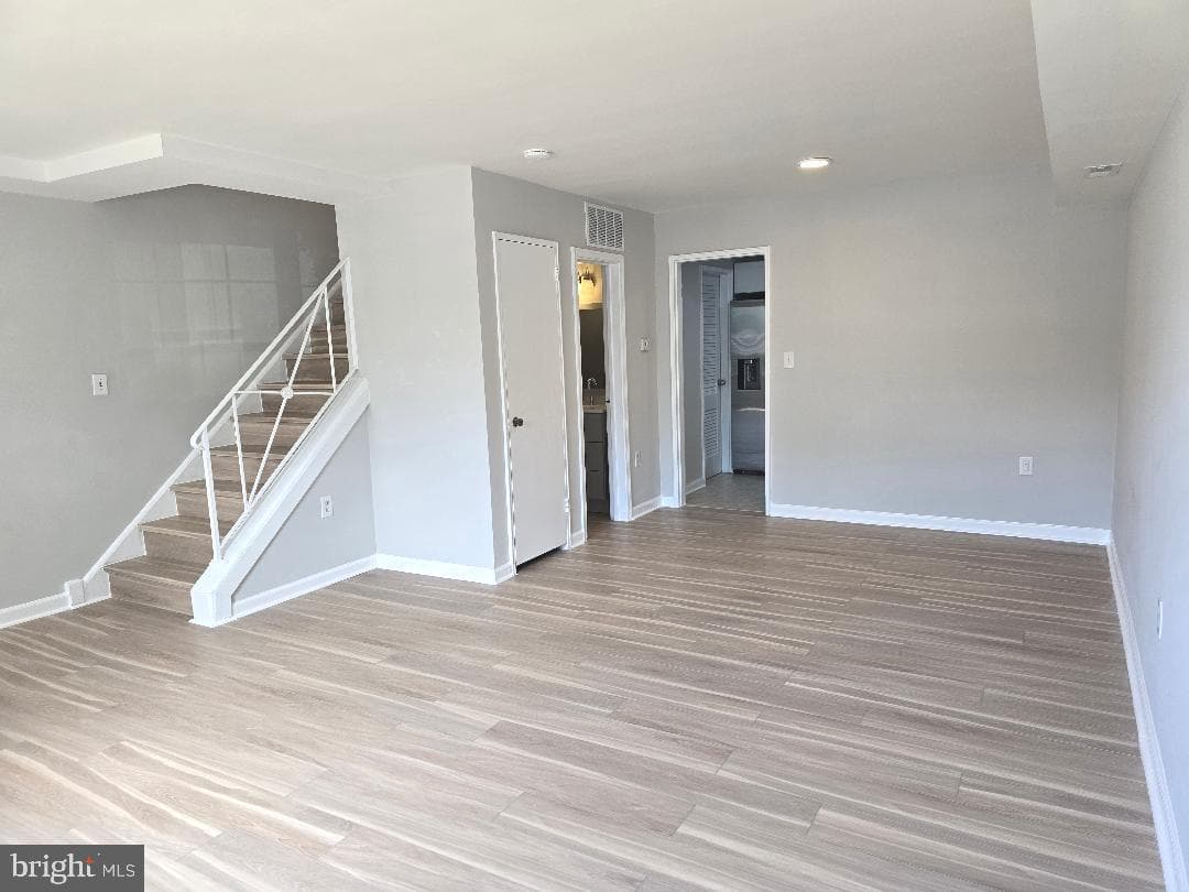 3759 Jason Avenue photo 9