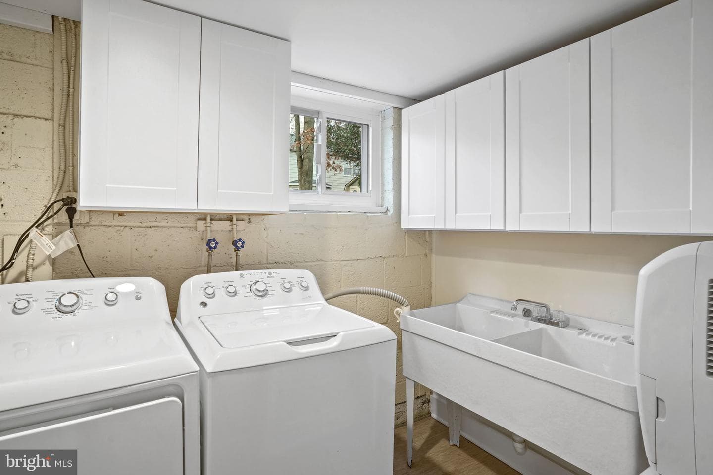 2216 N Early Street N photo 35