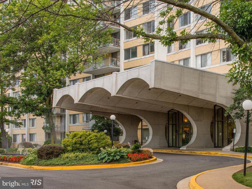 301 N Beauregard Street N #1606 photo 17