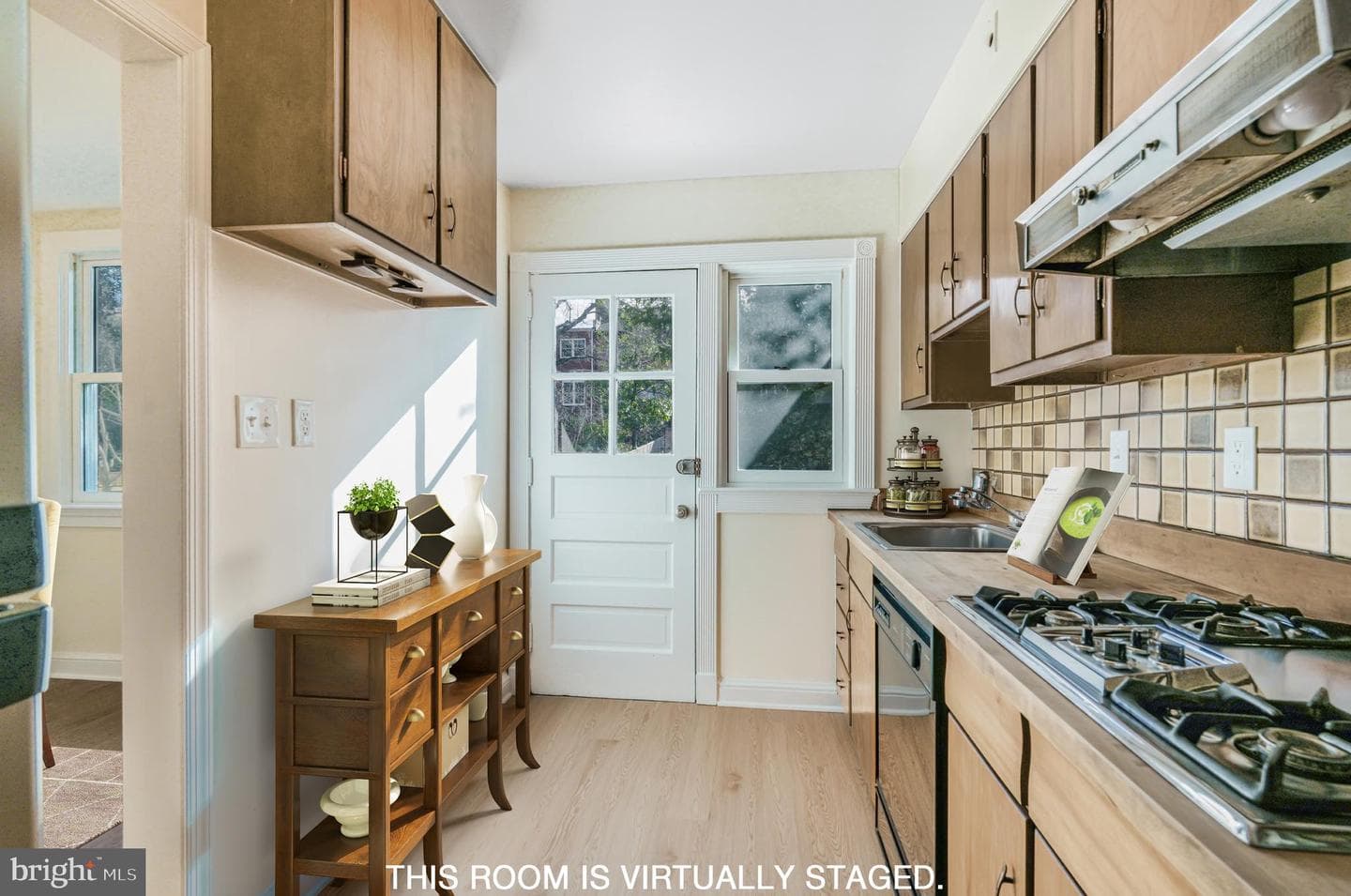 826 S Royal Street photo 9