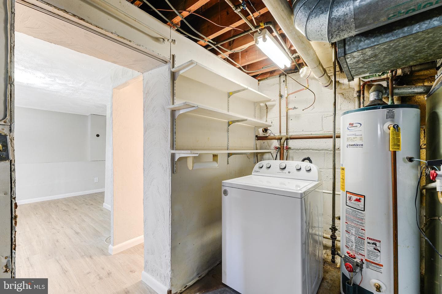 2408a Burke Avenue photo 28