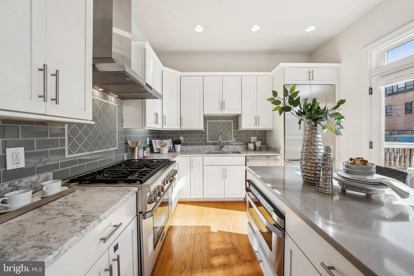 401 N Alfred Street photo 12