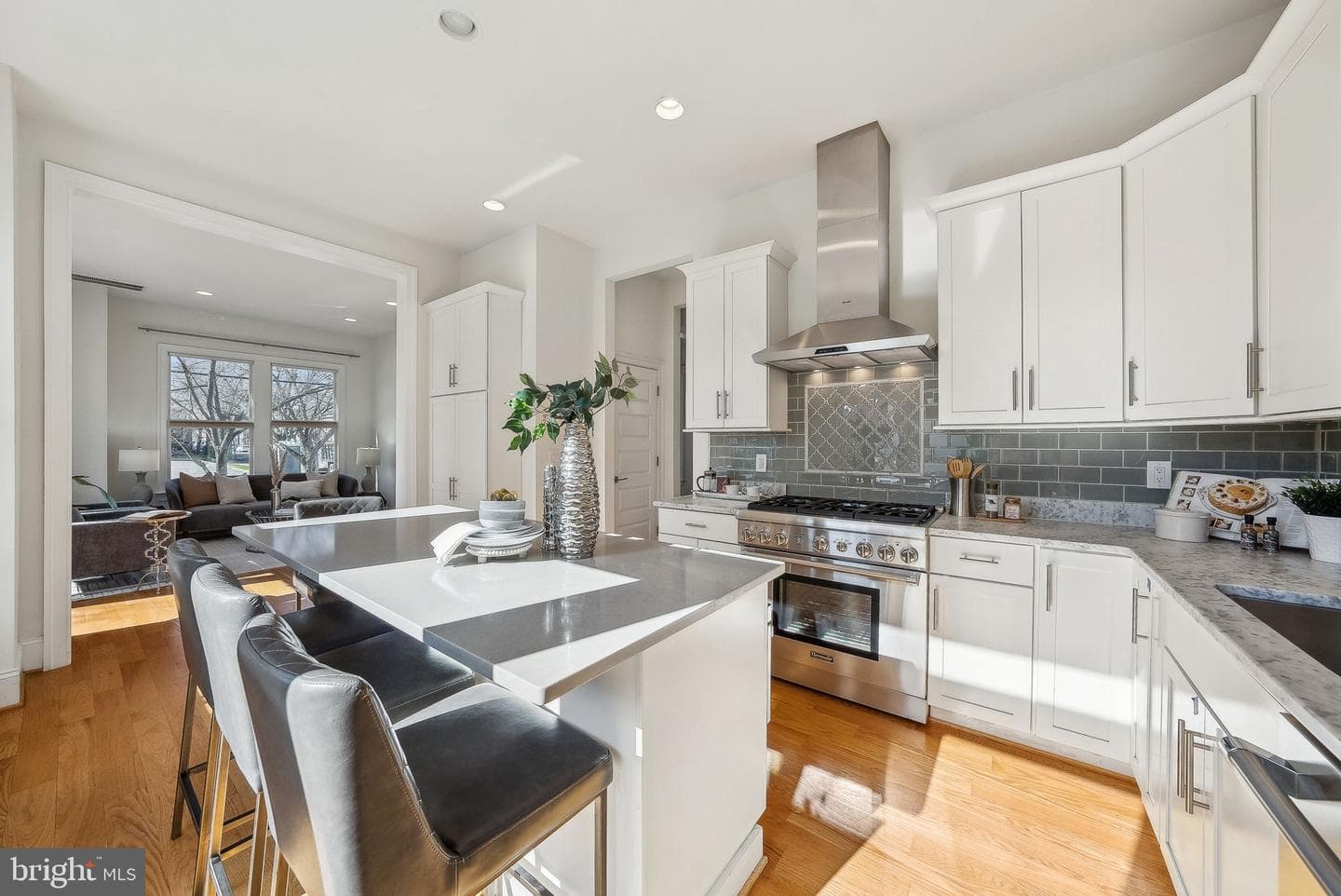 401 N Alfred Street photo 13