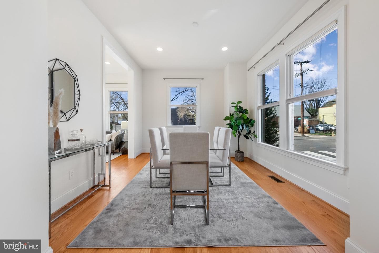 401 N Alfred Street photo 15
