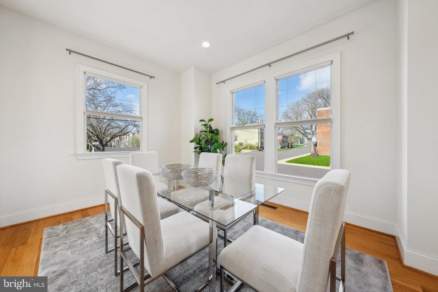 401 N Alfred Street photo 17