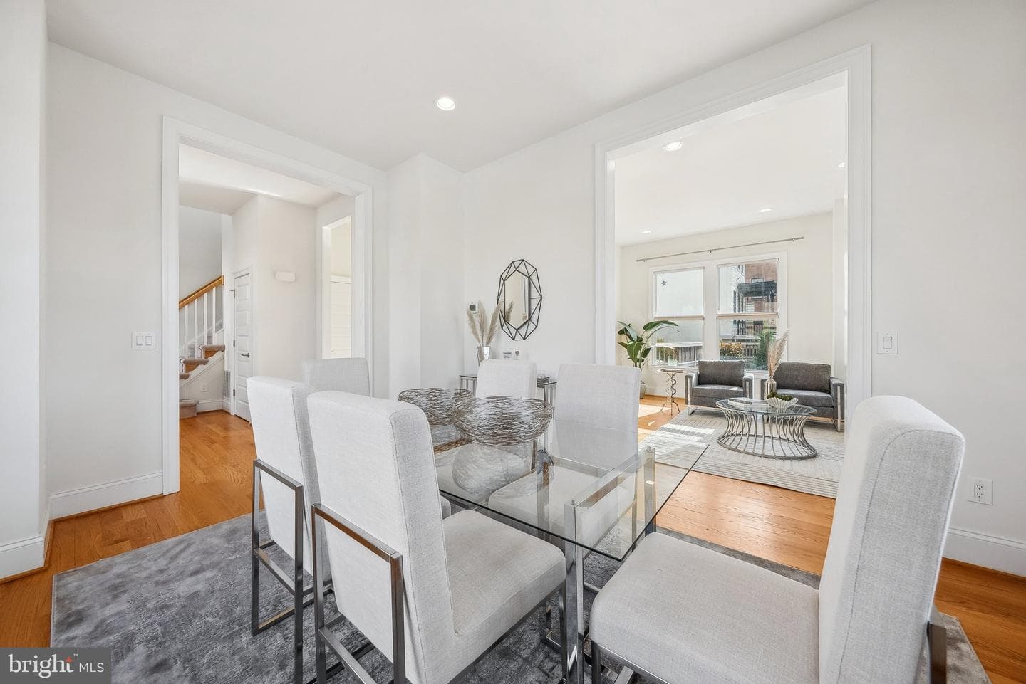 401 N Alfred Street photo 18
