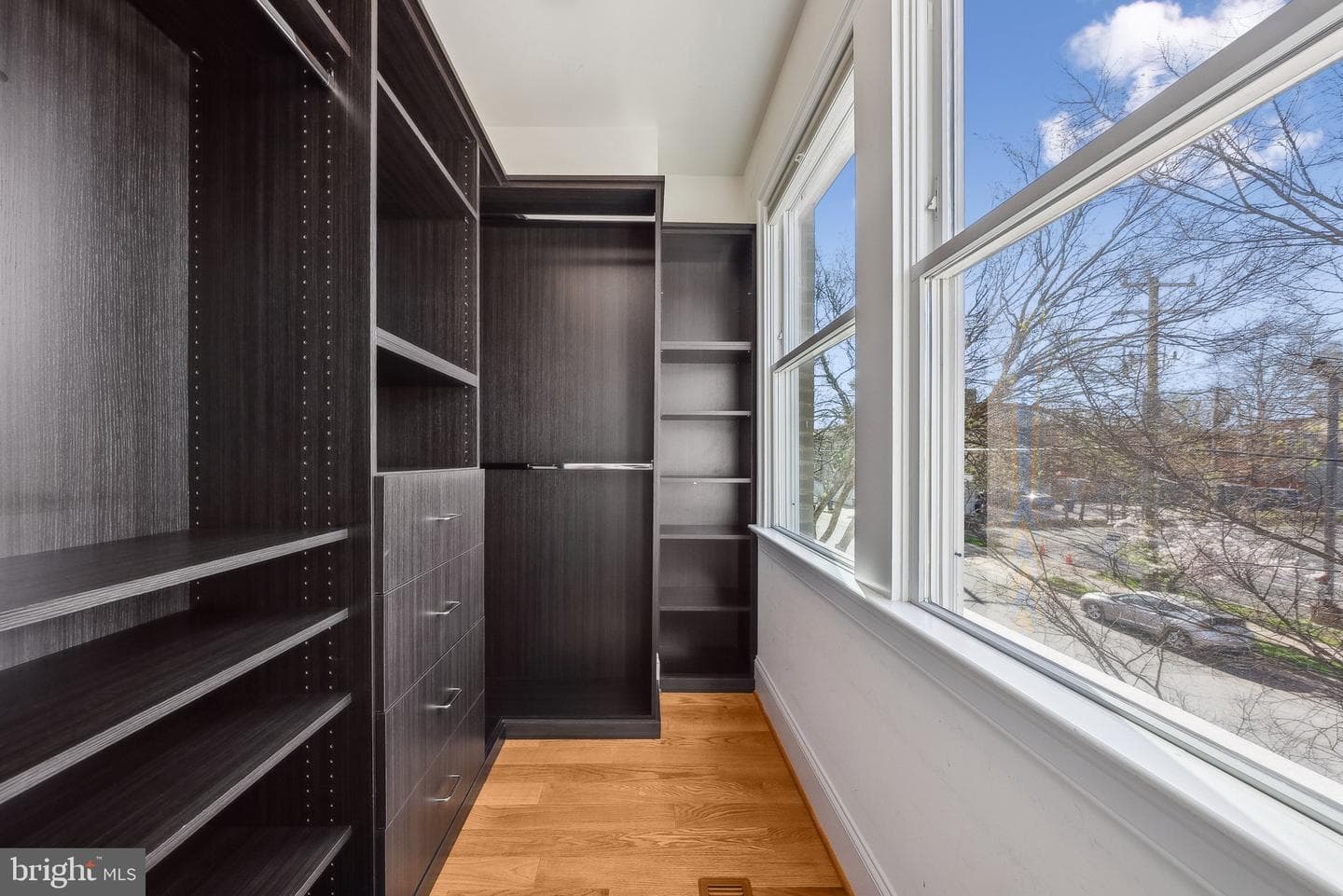 401 N Alfred Street photo 23