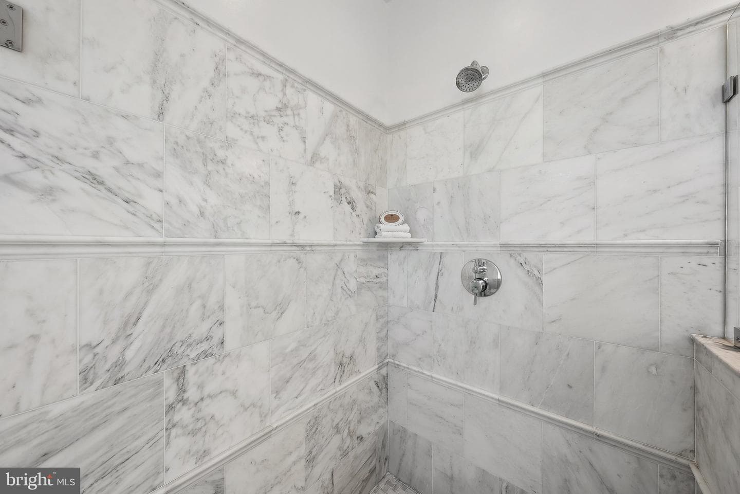 401 N Alfred Street photo 26