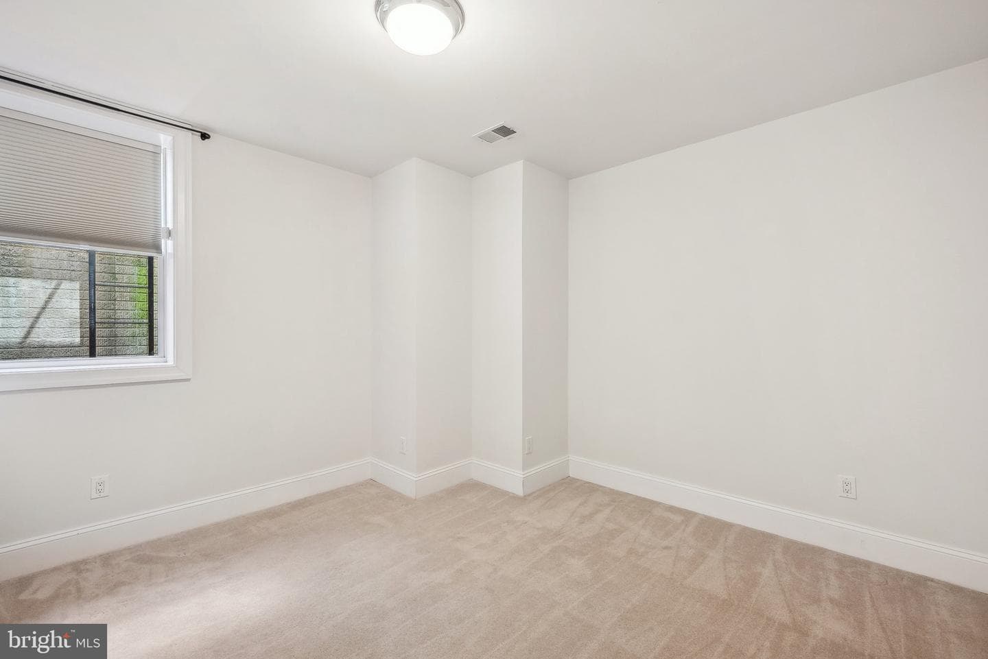 401 N Alfred Street photo 38
