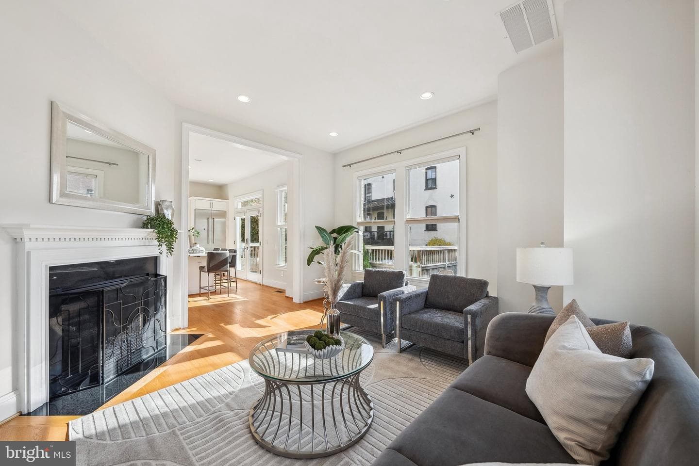 401 N Alfred Street photo 5