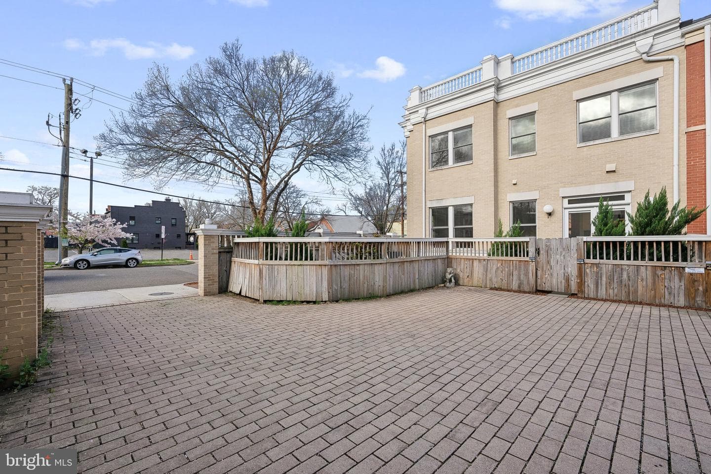 401 N Alfred Street photo 50