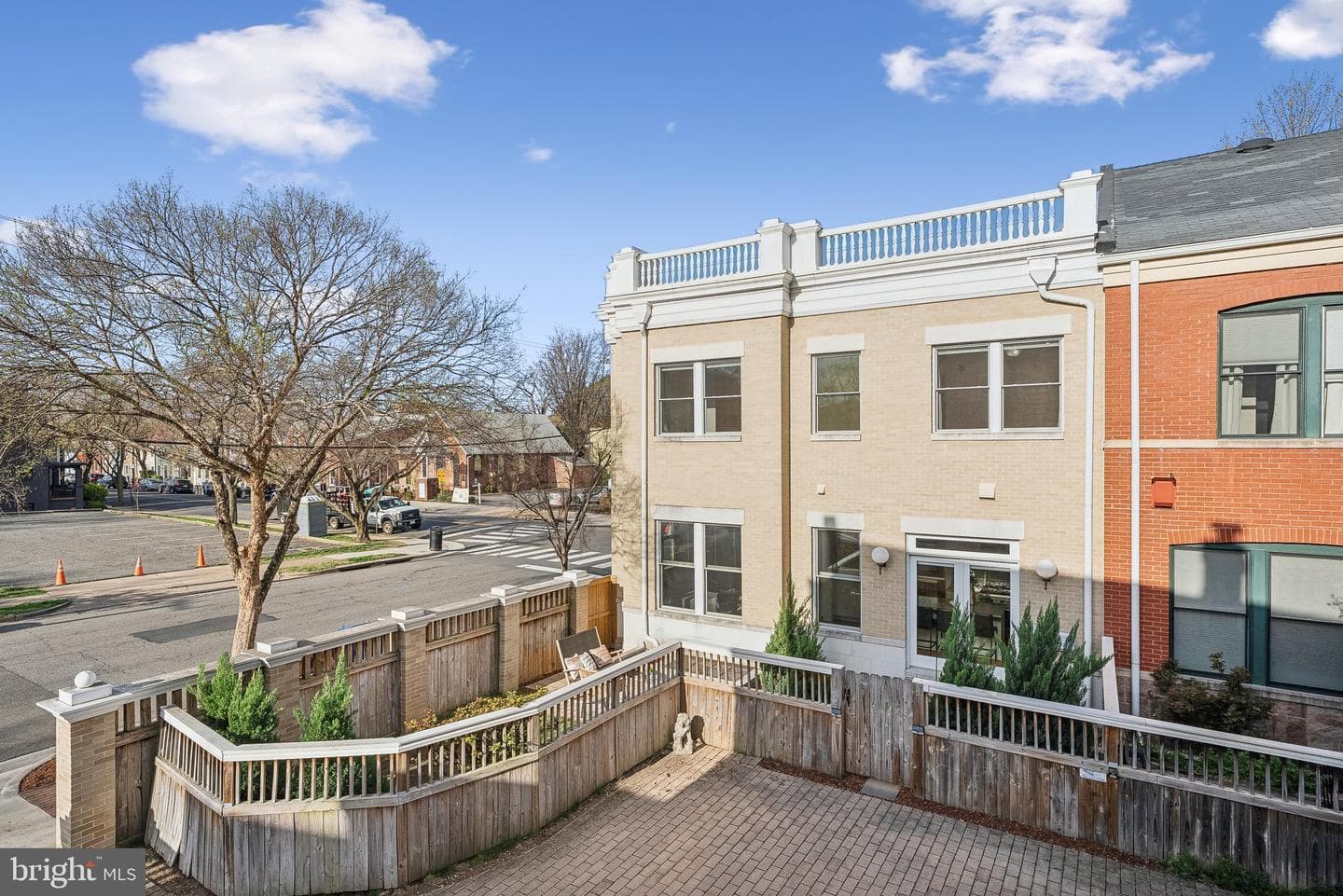 401 N Alfred Street photo 54