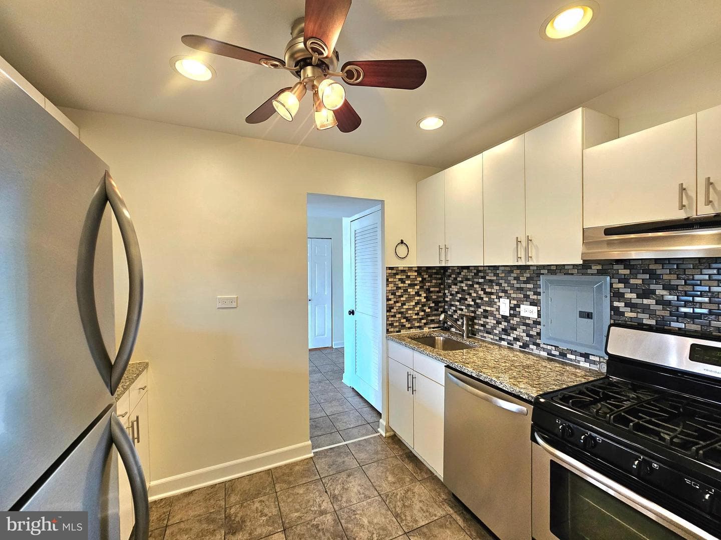 5340 Holmes Run Parkway #1410 photo 22