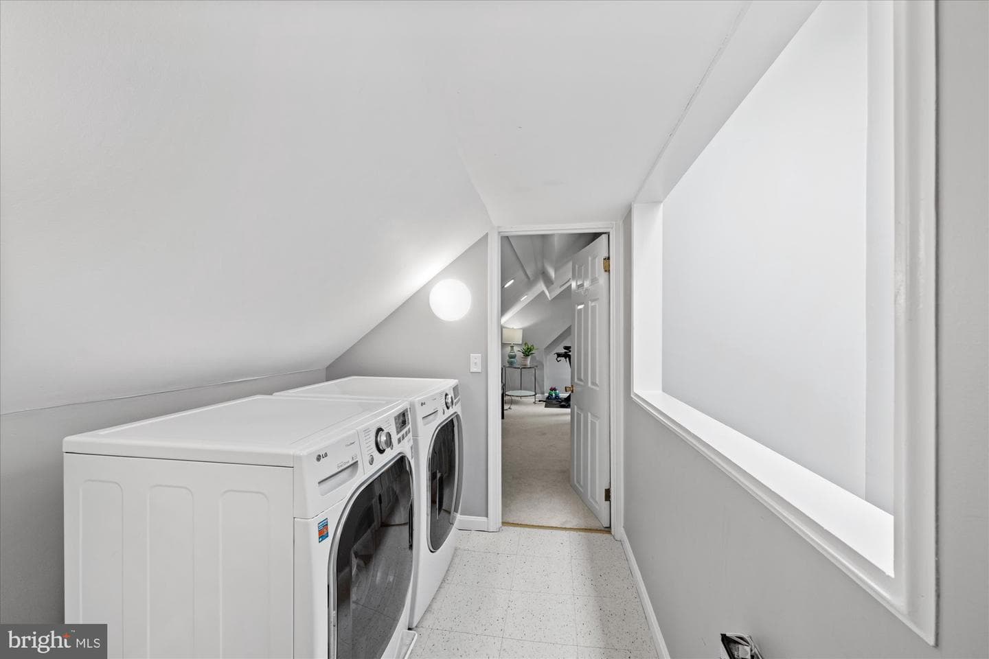 913 Oronoco Street photo 14
