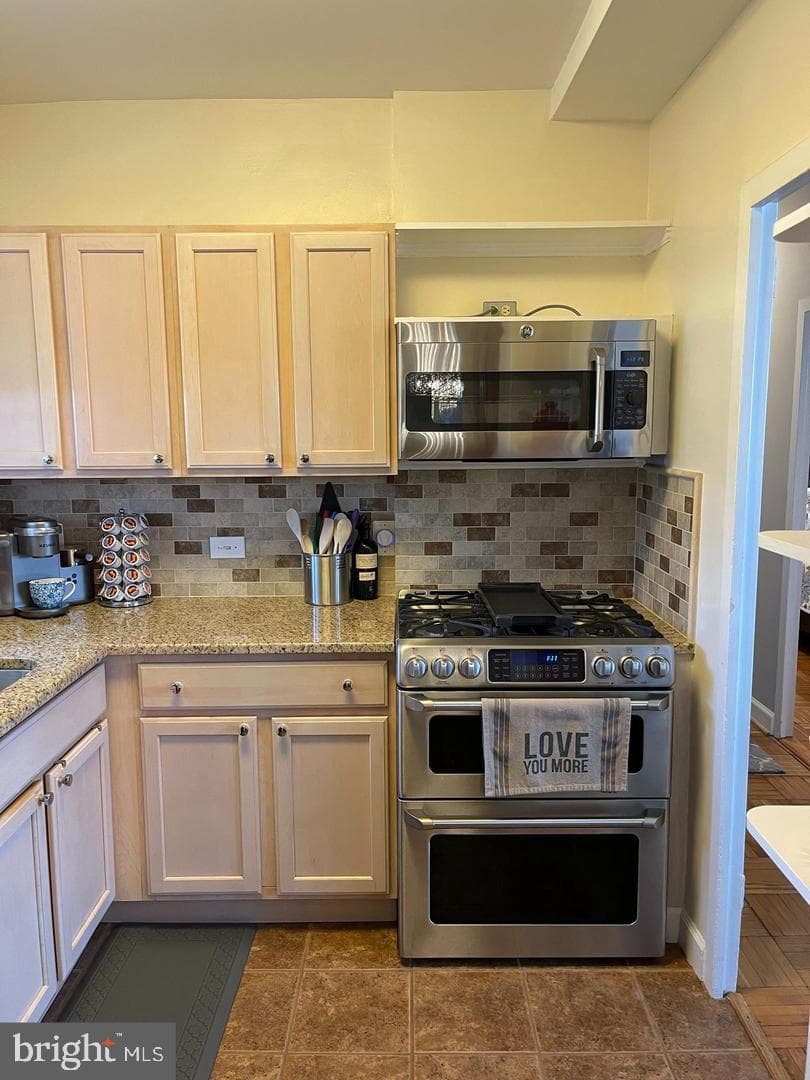 3222 Wellington Road photo 2
