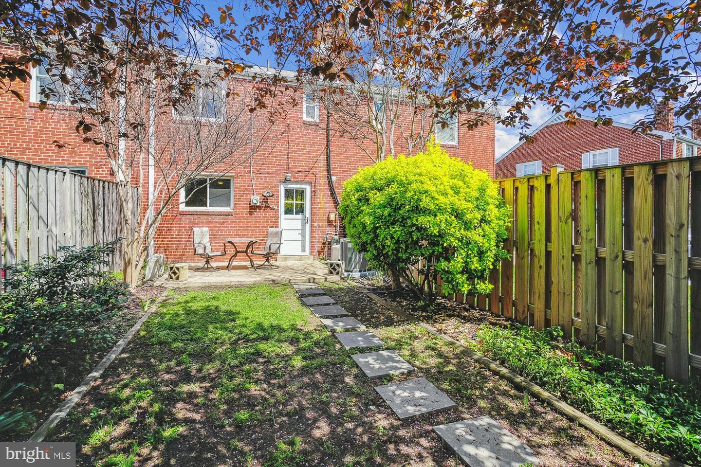 1420 Woodbine Street photo 33