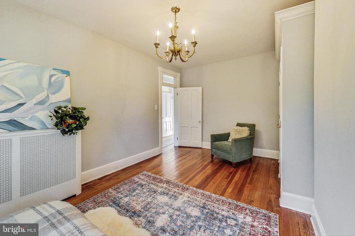 311 E Howell Avenue photo 38