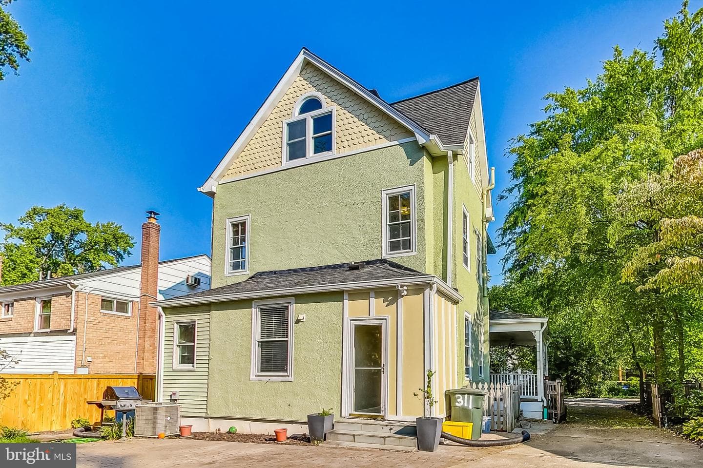 311 E Howell Avenue photo 50