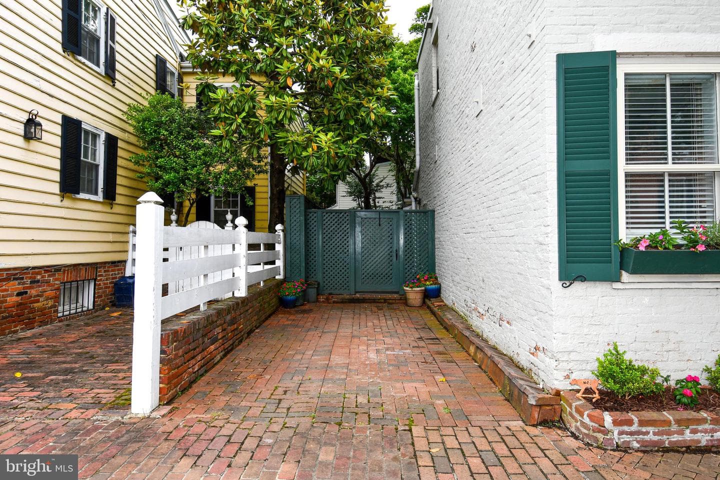 305 N Saint Asaph Street N photo 2