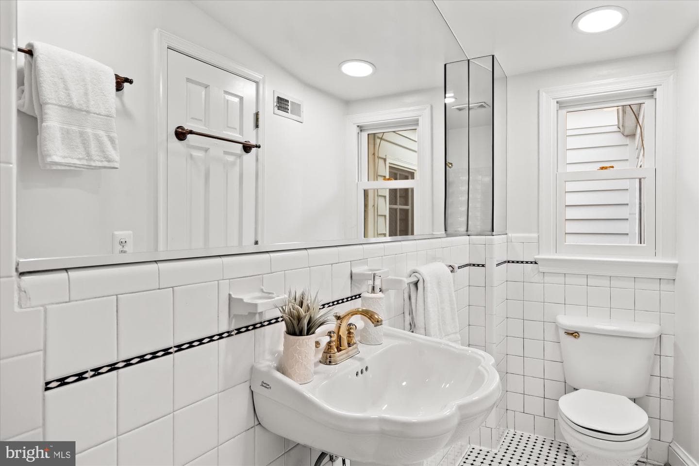 918 S Saint Asaph Street photo 25