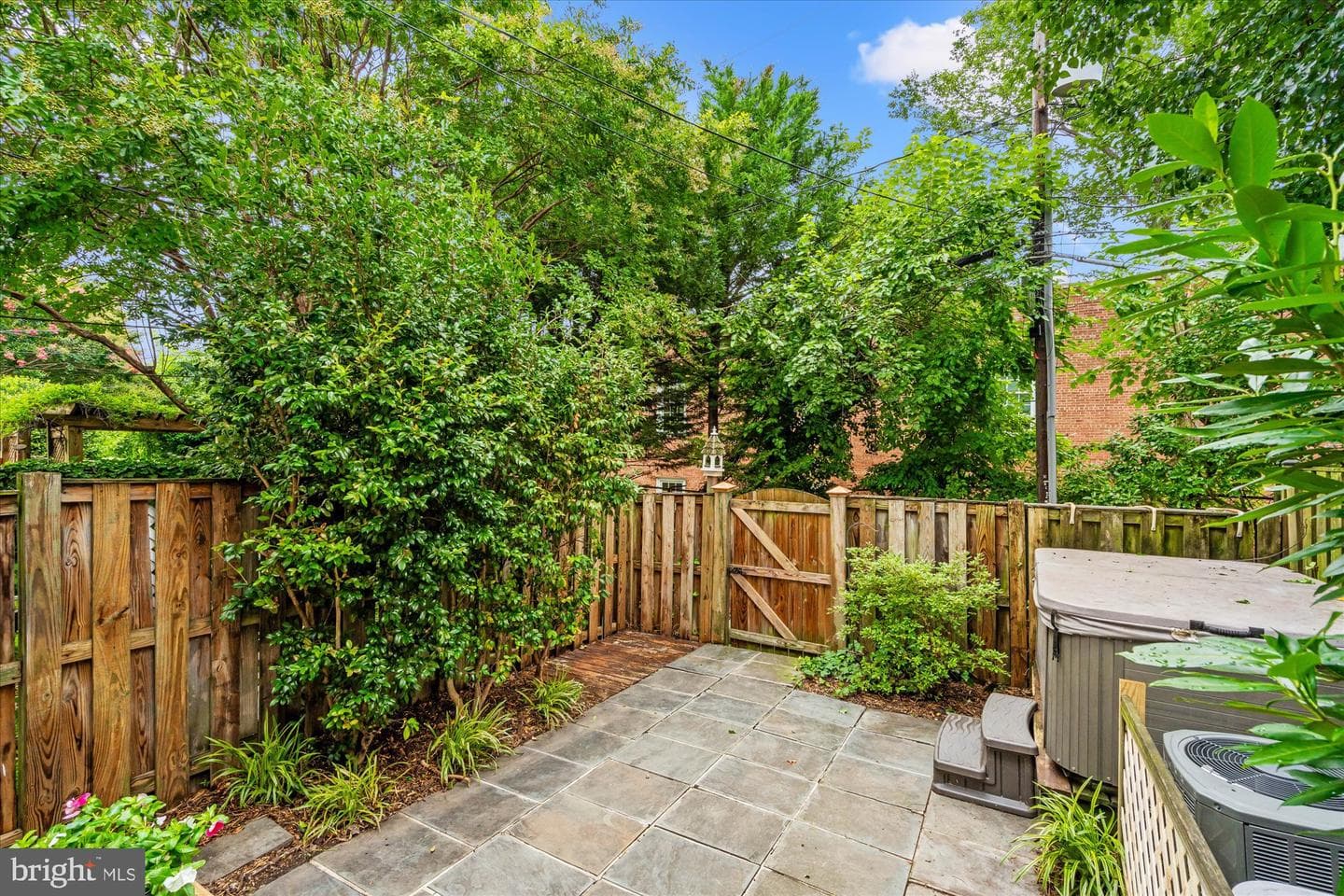 918 S Saint Asaph Street photo 36