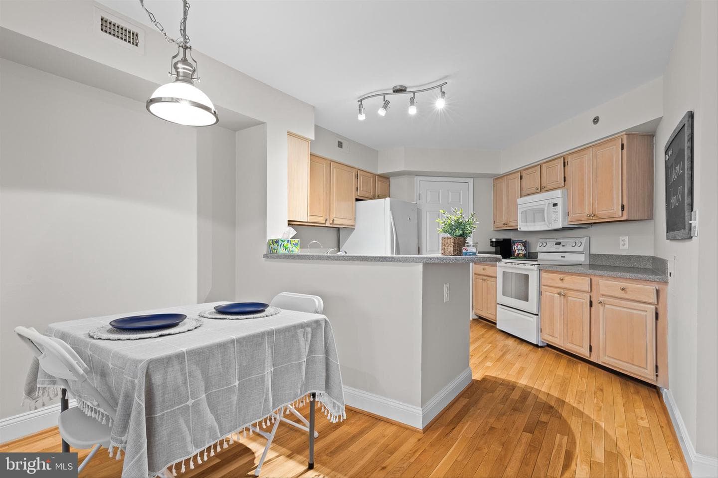 1200 Braddock Place #411 photo 6