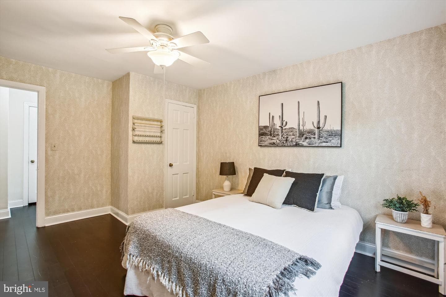 1712 W Abingdon Drive #102 photo 13
