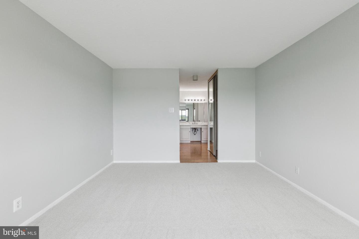 307 Yoakum Parkway #1620 photo 13