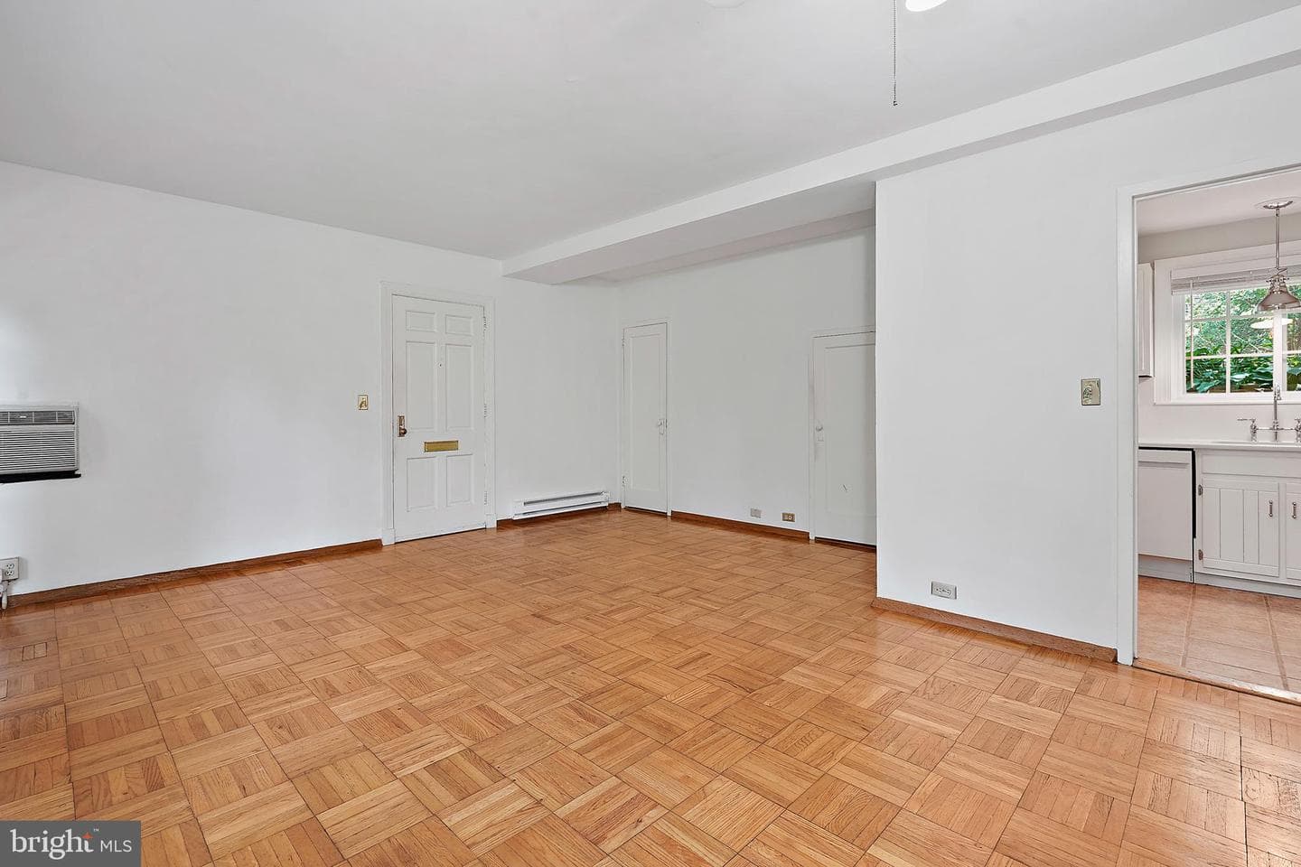 1619 Ripon Place photo 9