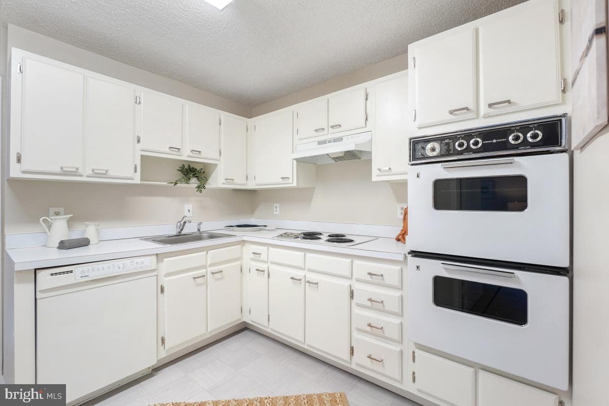 200 N Pickett Street #509 photo 16