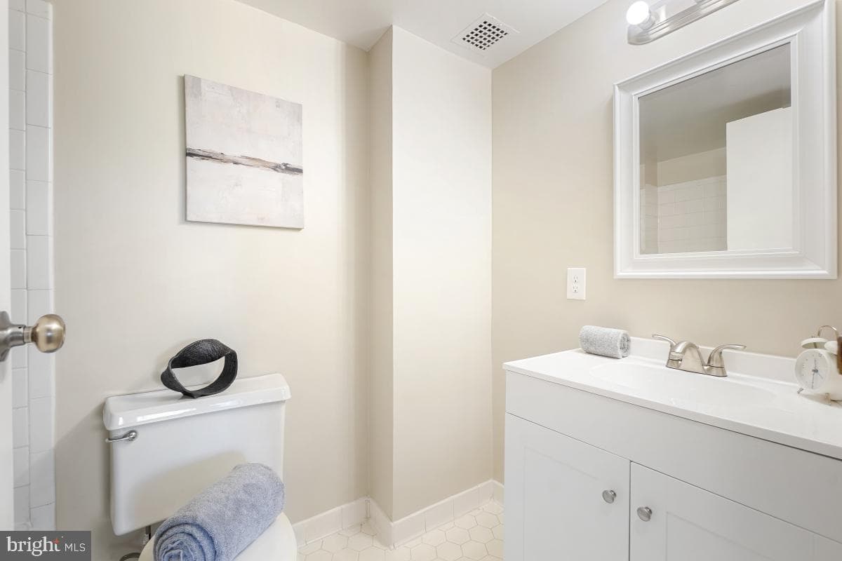 200 N Pickett Street #509 photo 24
