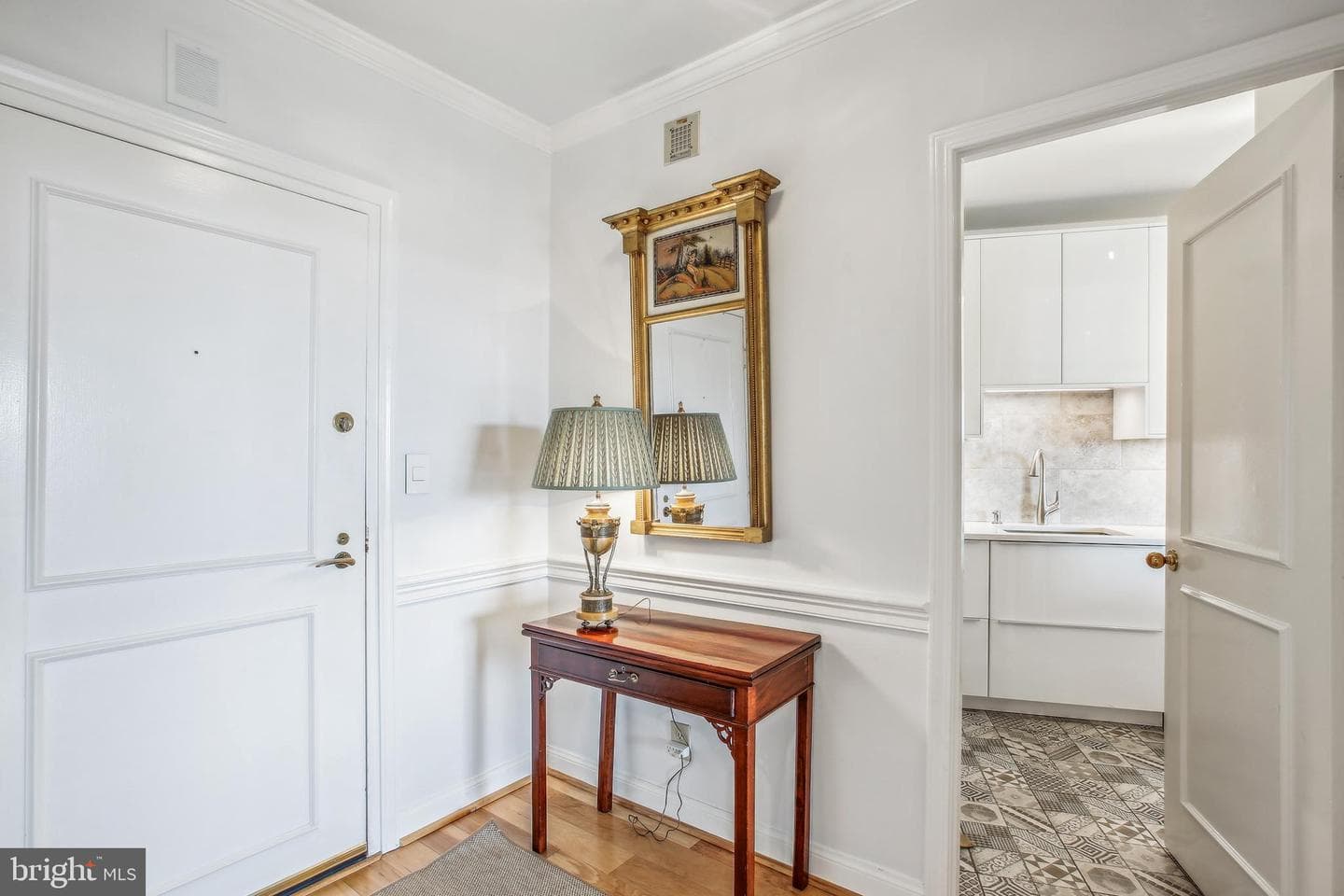 1250 S Washington Street #820 photo 2