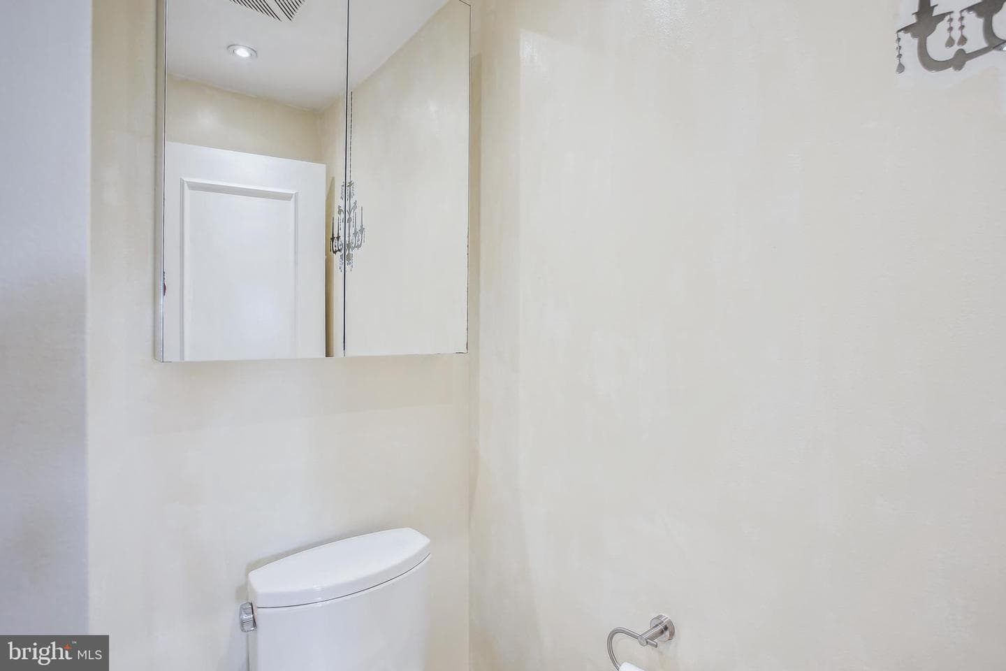 1250 S Washington Street #820 photo 33