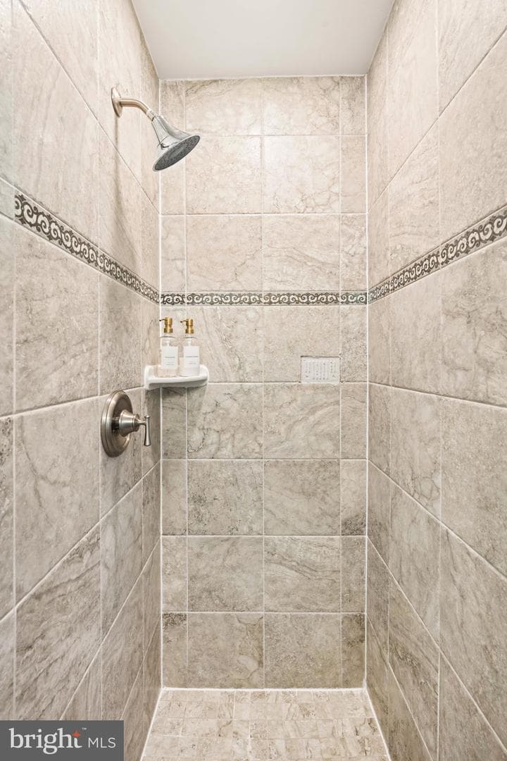 621 S Saint Asaph Street photo 37