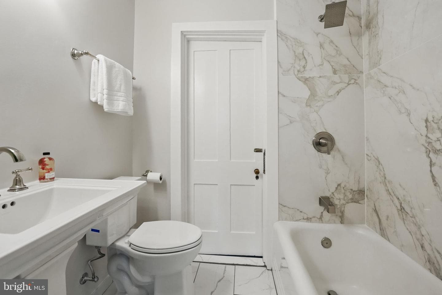 219 N Pitt Street photo 34