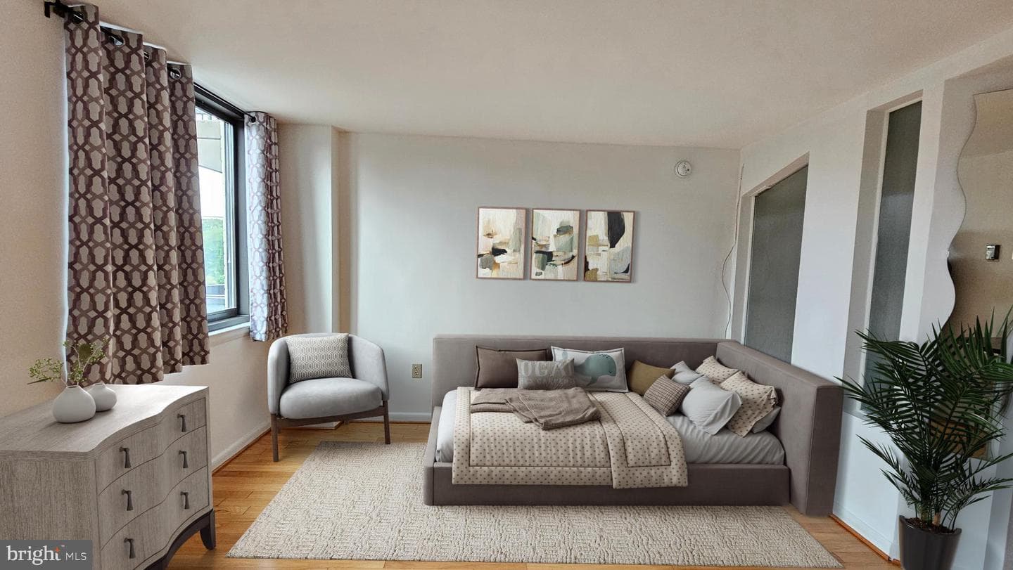 801 N Pitt Street #212 photo 2