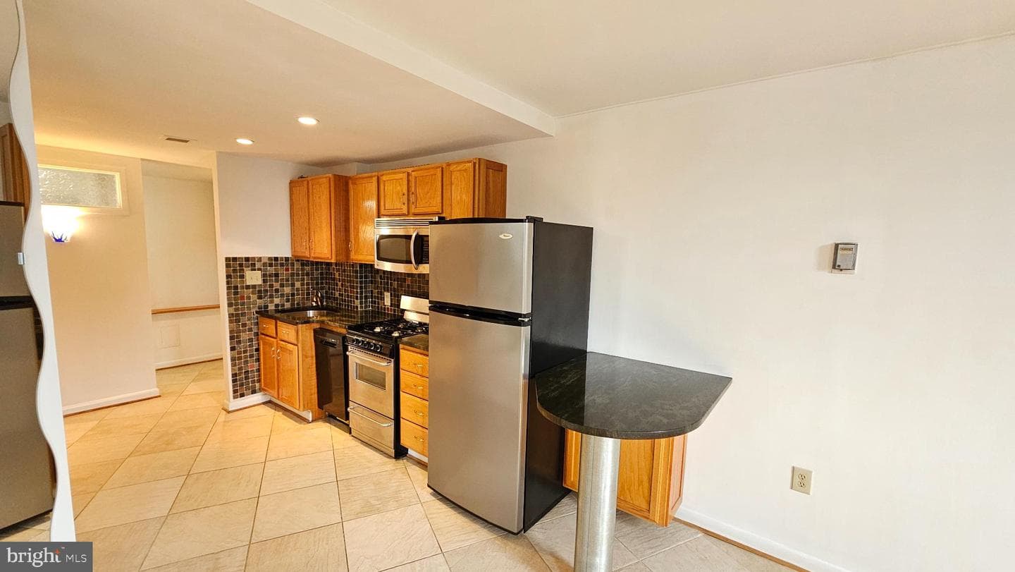 801 N Pitt Street #212 photo 5