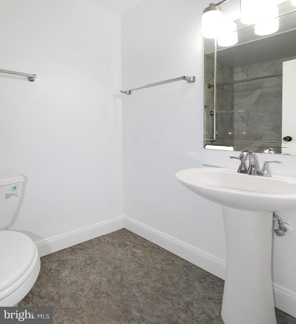 250 S Reynolds Street #105 photo 21