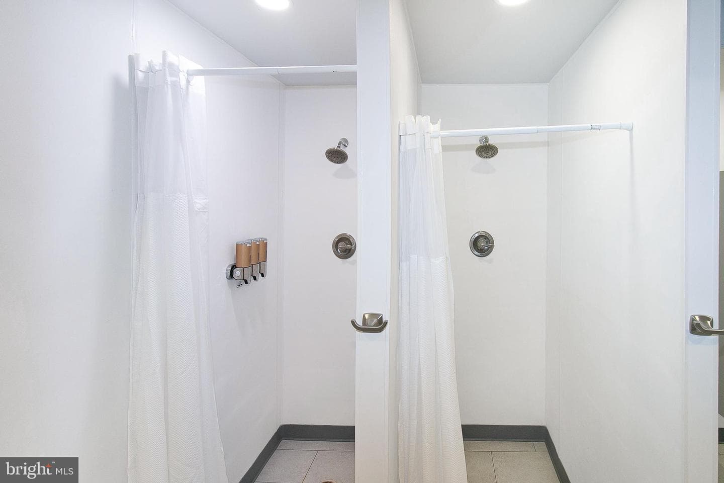 250 S Reynolds Street #105 photo 33