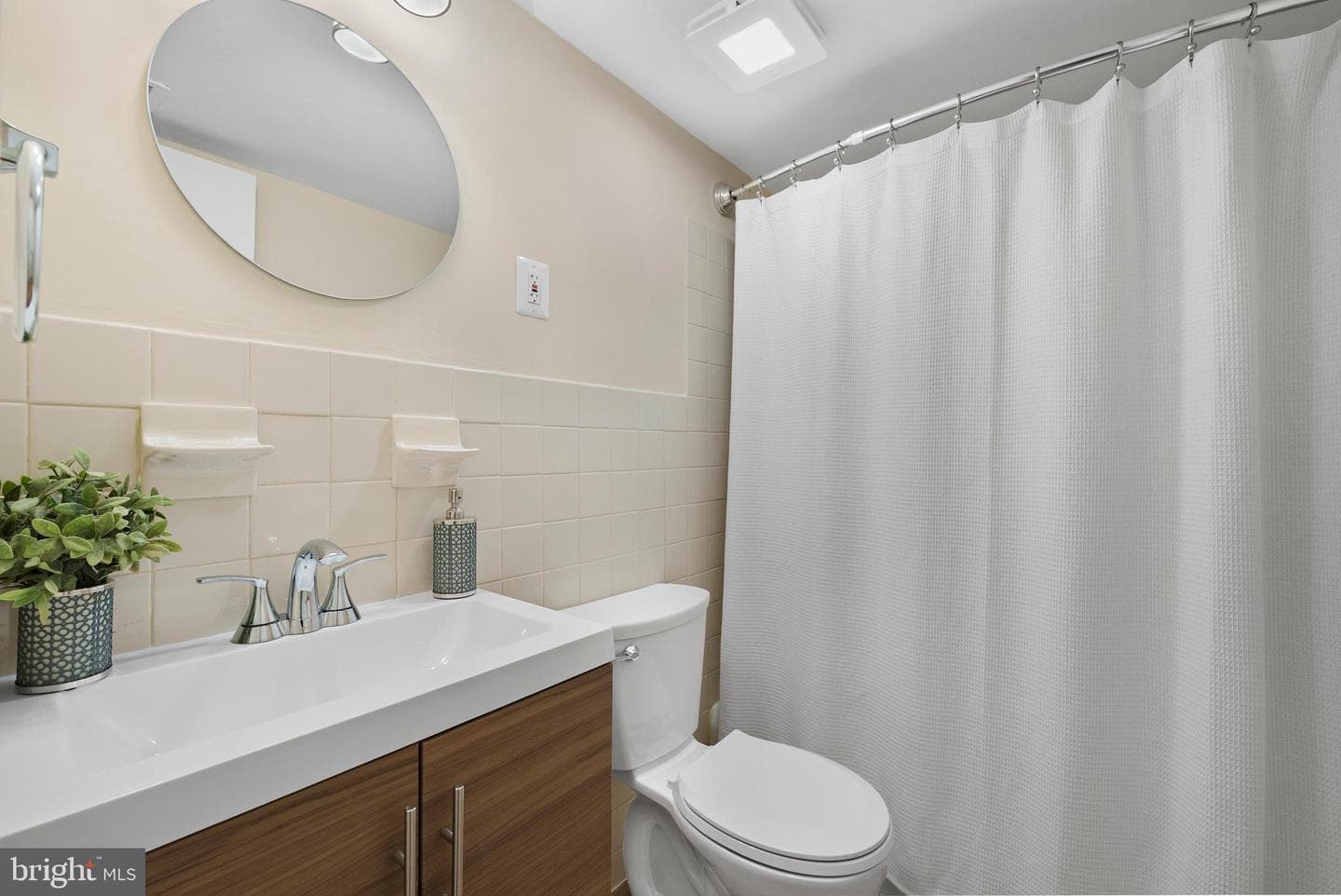 3 Canterbury Square #402 photo 18
