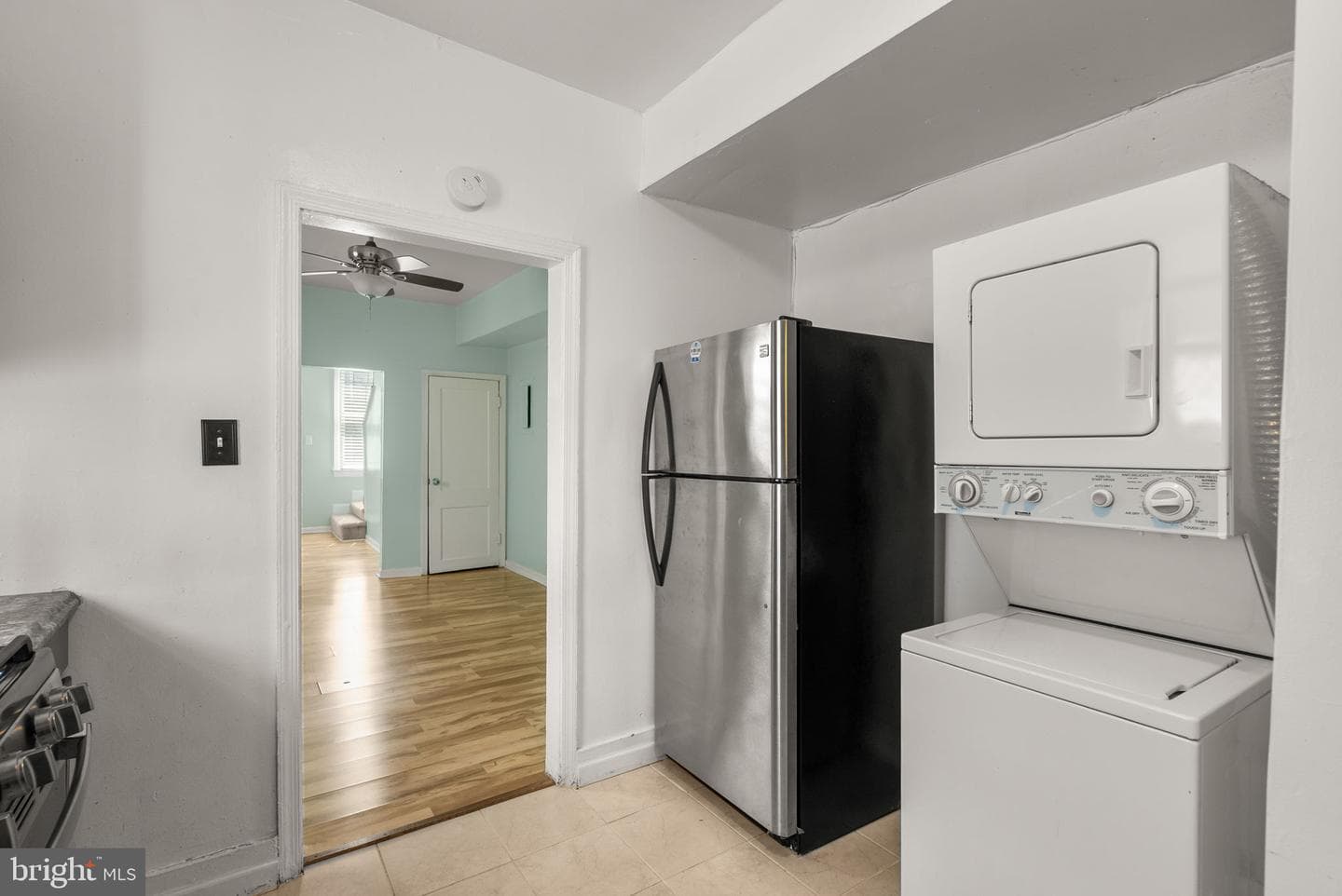1223 Queen Street photo 12