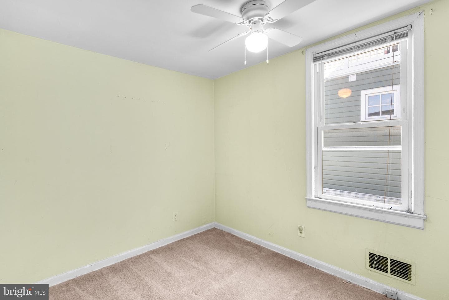 1223 Queen Street photo 17