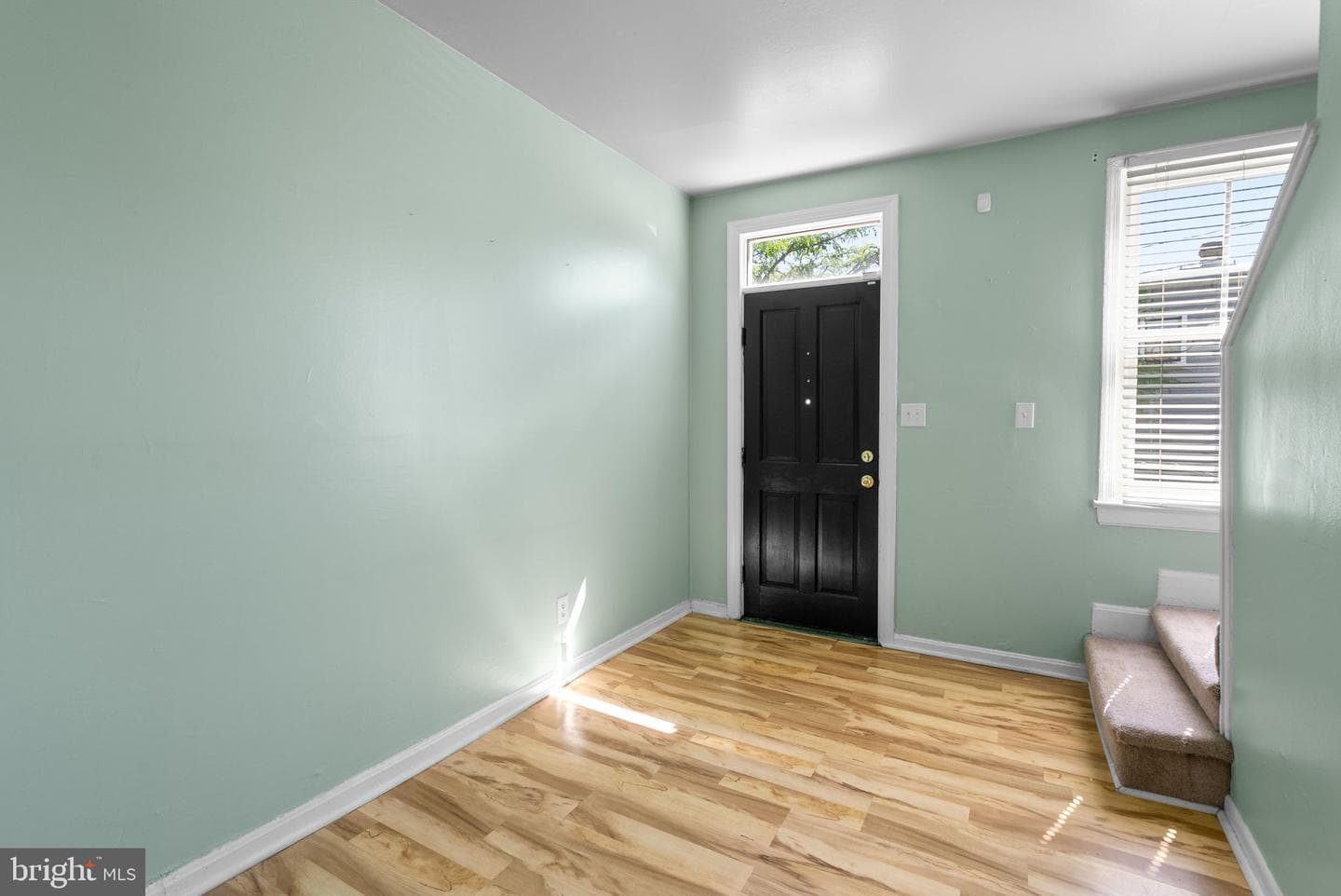 1223 Queen Street photo 6