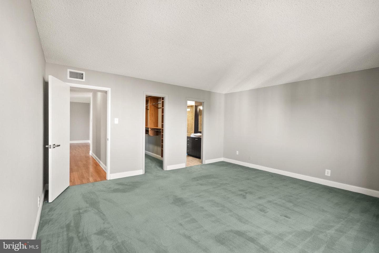 203 Yoakum Parkway #1512 photo 28