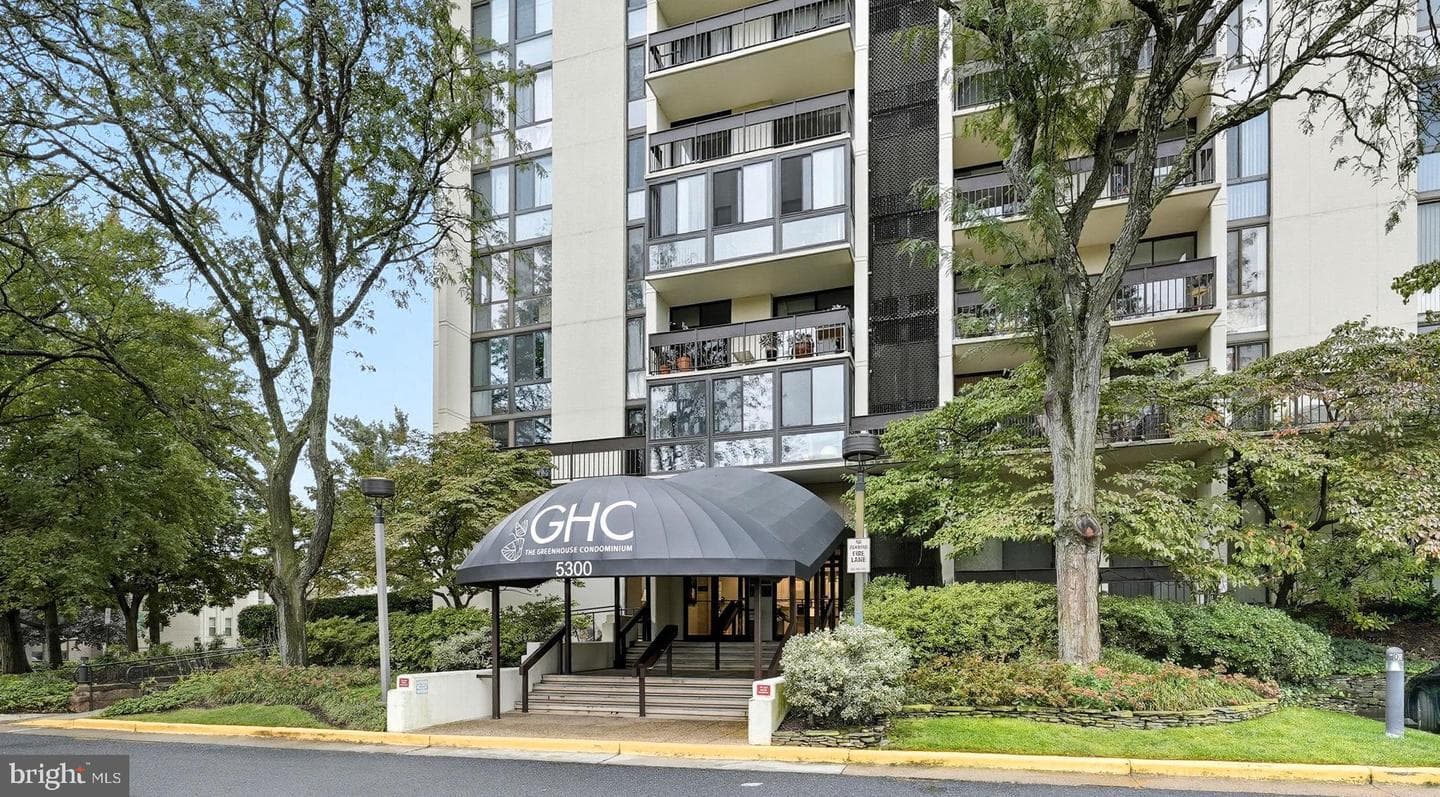 5300 Holmes Run Parkway #709 photo 1