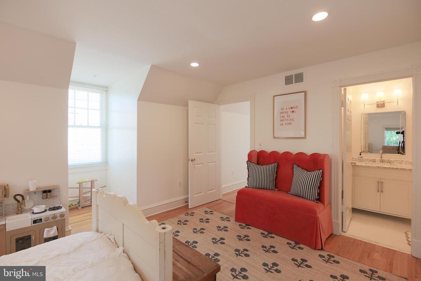 943 Powhatan Street photo 50