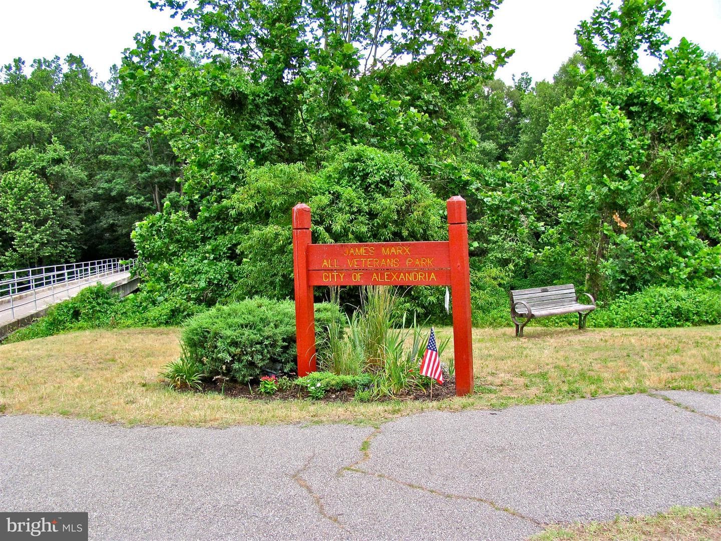 200 N Pickett Street N #703 photo 51