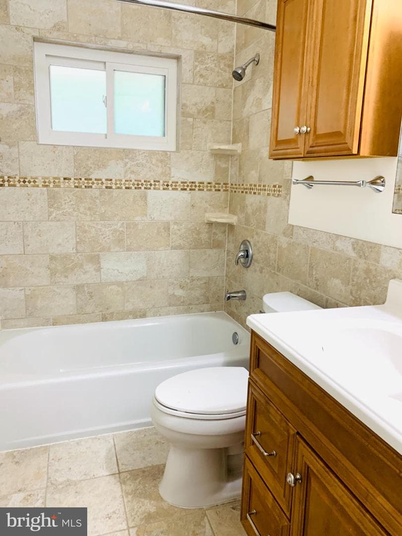 4532 Peacock Avenue photo 9
