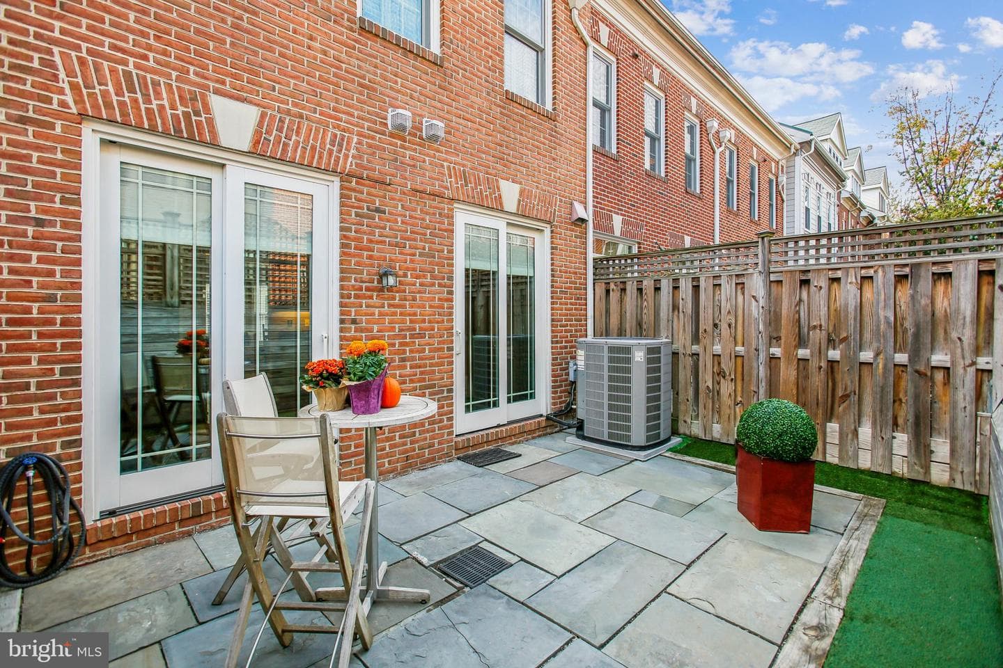 313 Hearthstone Mews photo 60